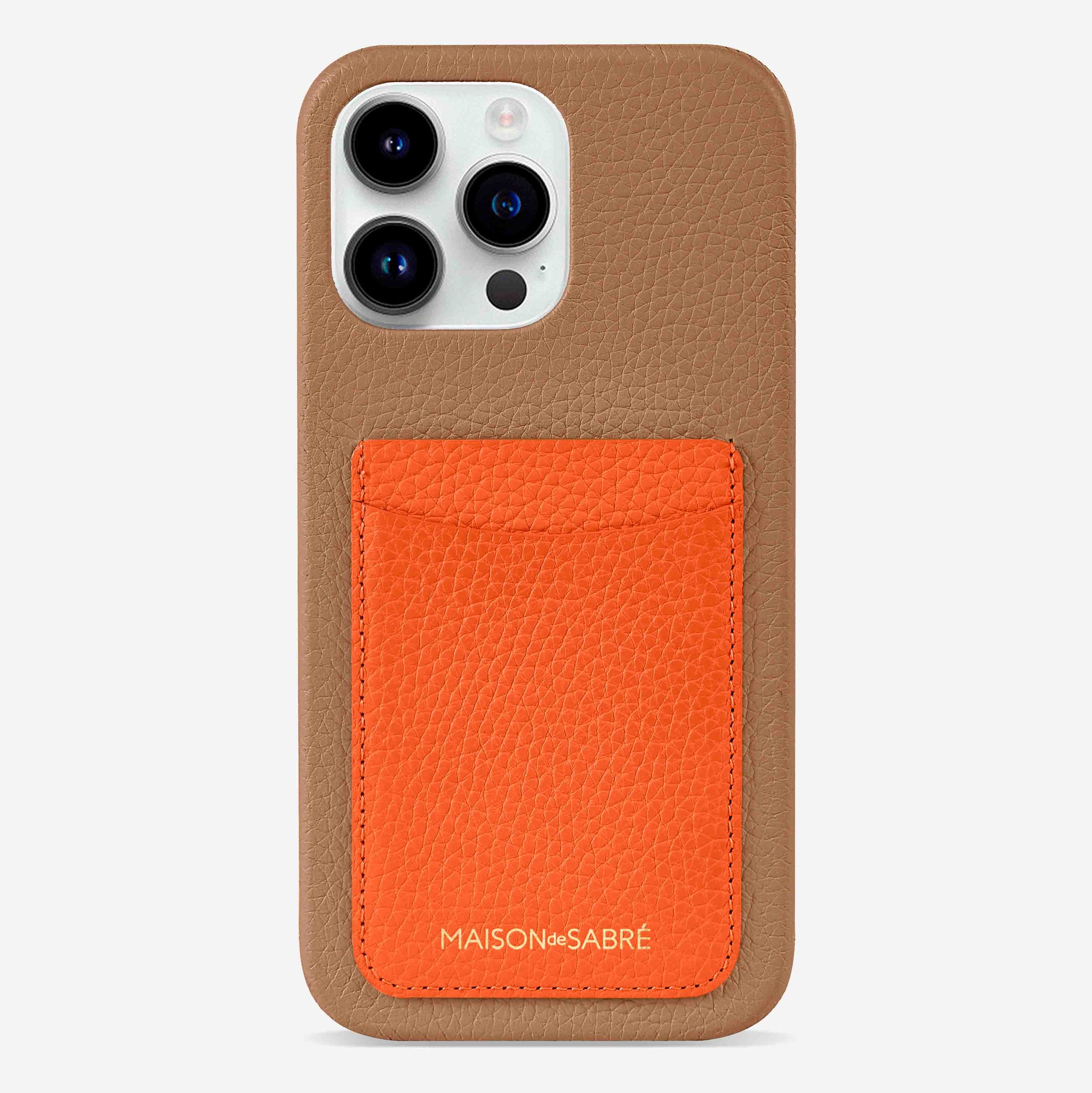刻印可 ◆ MAISON de SABRE ◆ iPhone15 シリーズ カード収納可 The Card Phone Case iPhone 15 Pro - Manhattan Sandstone
