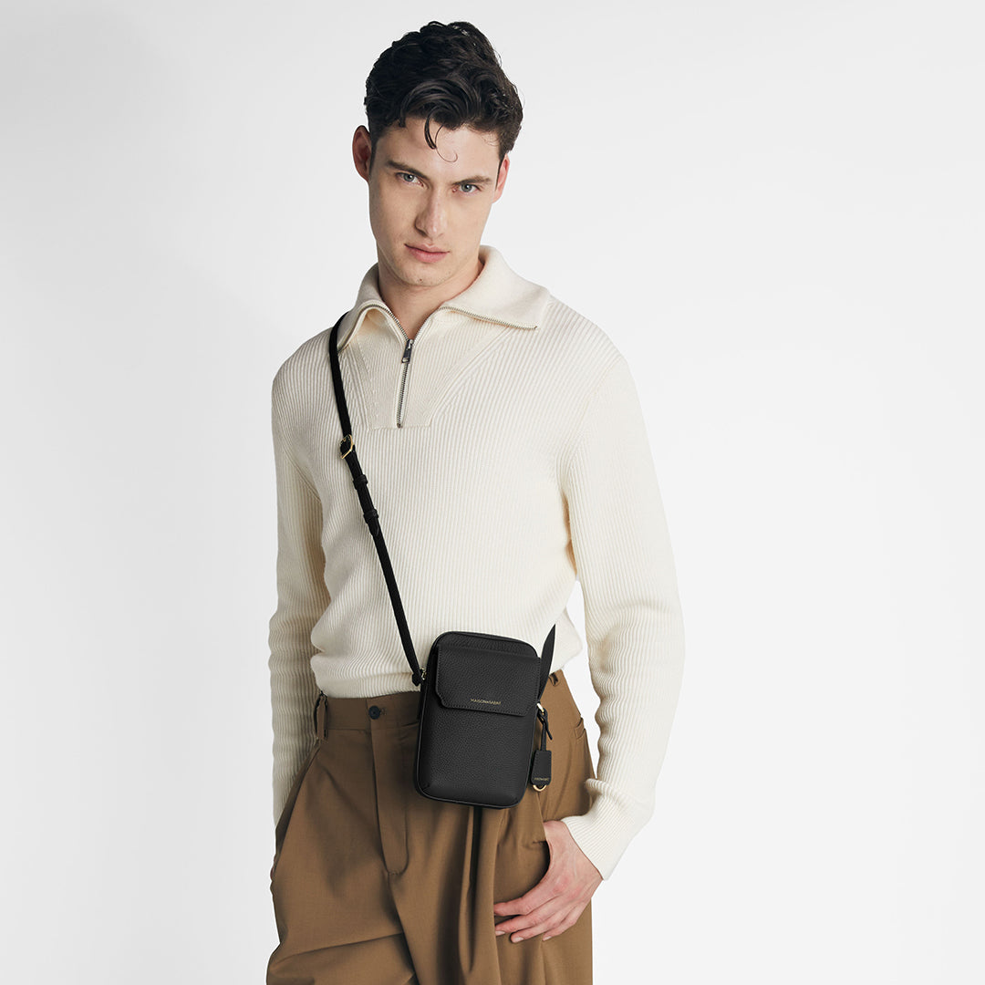 ジップスマホポーチ Zipped Phone Pouch ブラックキャビア | MAISON de