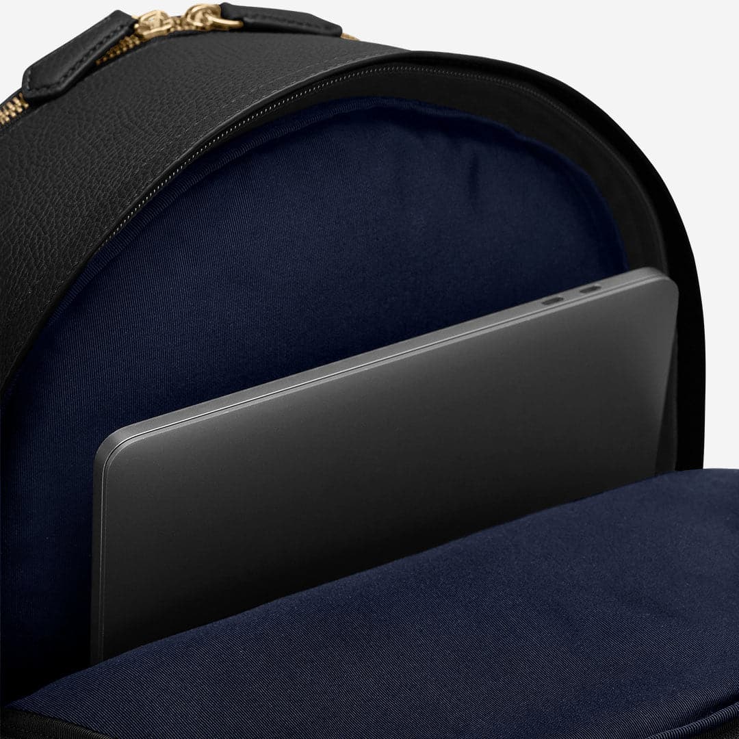 レザーバックパック Backpack ブラックキャビア | MAISON de SABRÉ