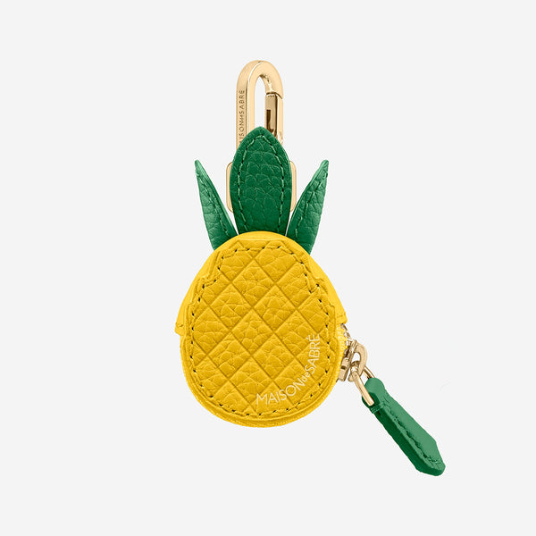 MAISON de SABRÉ フルーツチャーム⭐︎アップル　Air tag SABRÉMOJI™AirTag フルーツチャーム - Cherry – MAISON de SABRÉ