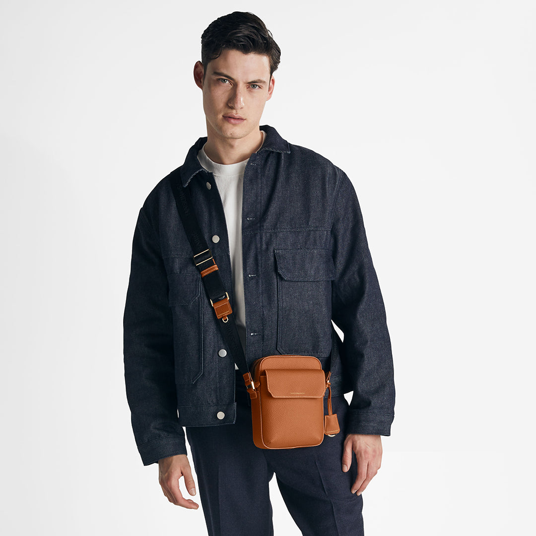 メッセンジャーバッグ Small Messenger Bag ピーカンブラウン | MAISON