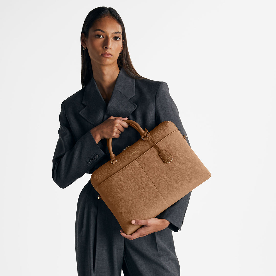 ラップトップバッグ Laptop Bag サンドストーンブラウン | MAISON de SABRÉ
